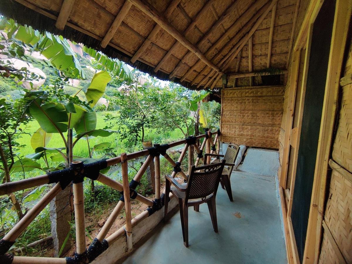 The Gravity Cafe -A Unit Of Staychillhampi Exteriör bild