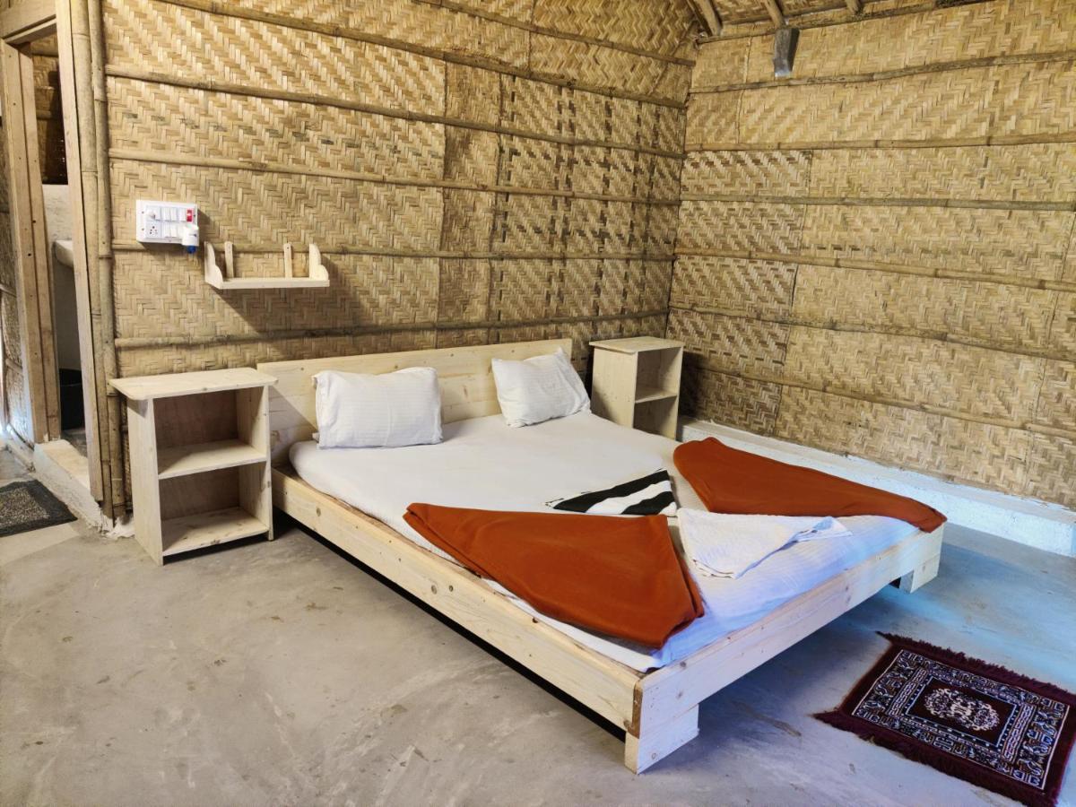 The Gravity Cafe -A Unit Of Staychillhampi Exteriör bild