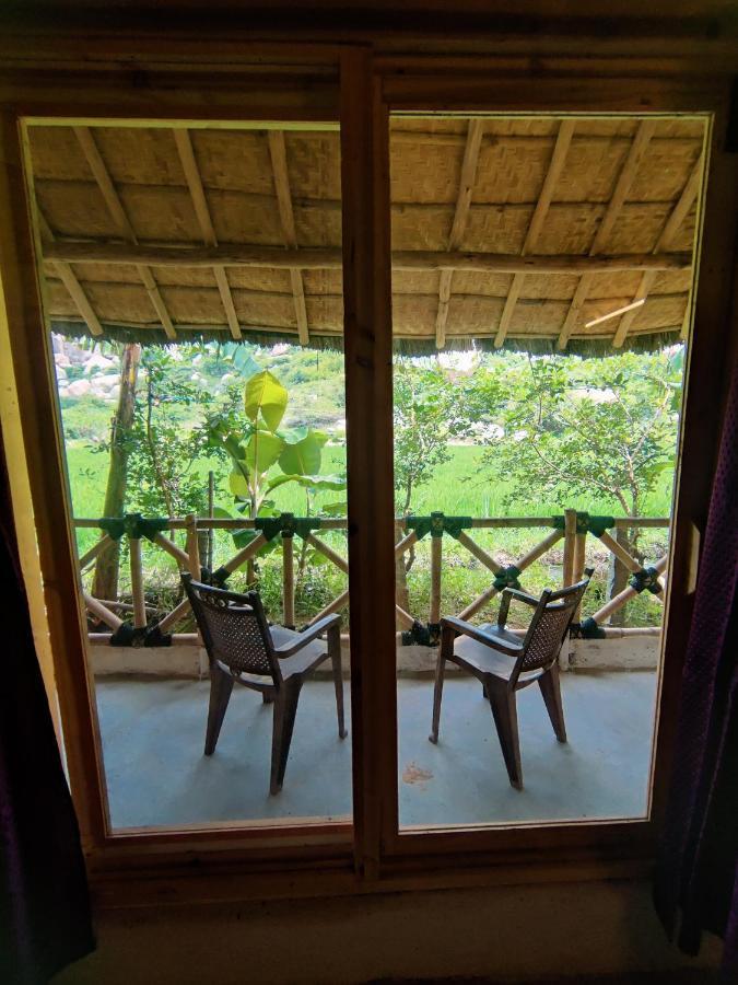 The Gravity Cafe -A Unit Of Staychillhampi Exteriör bild