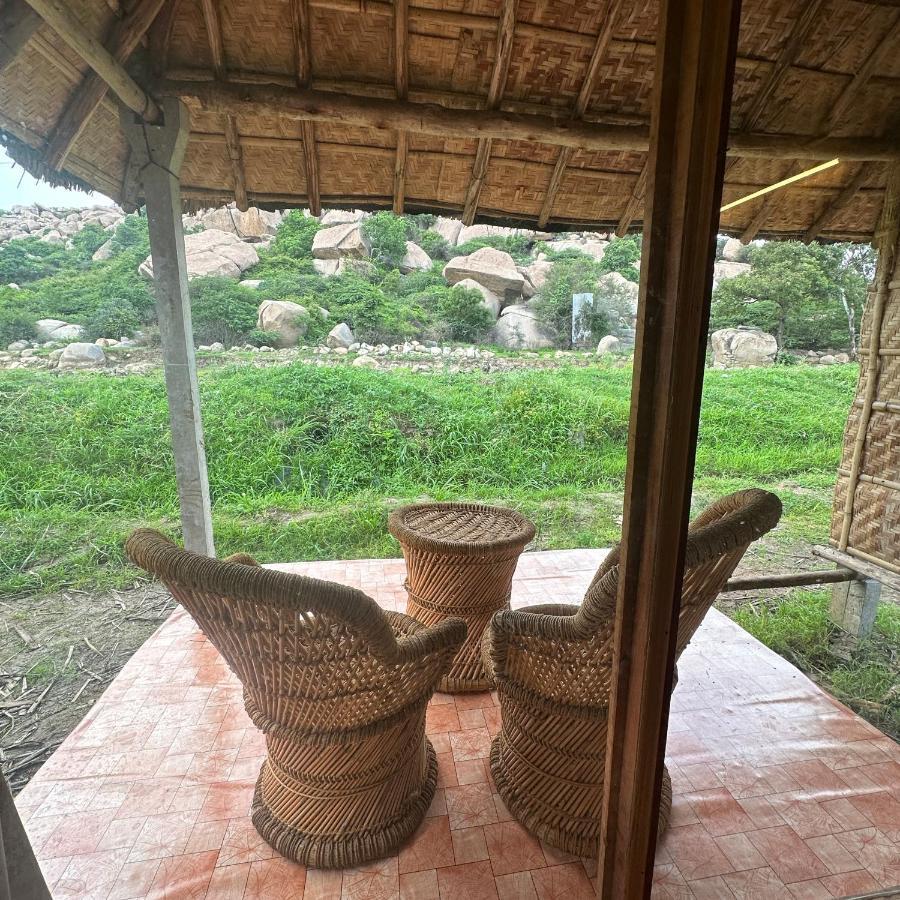 The Gravity Cafe -A Unit Of Staychillhampi Exteriör bild
