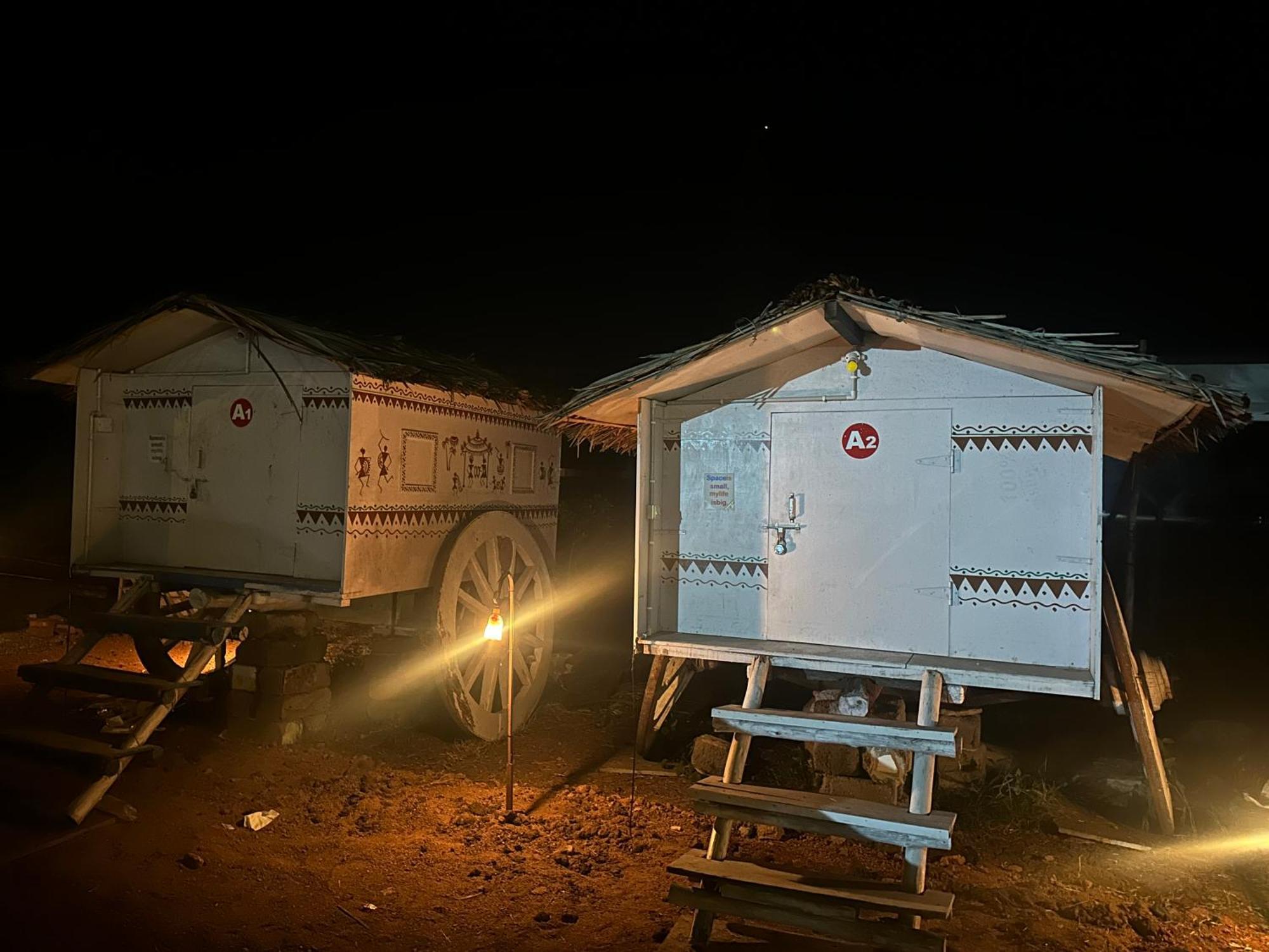 The Gravity Cafe -A Unit Of Staychillhampi Exteriör bild