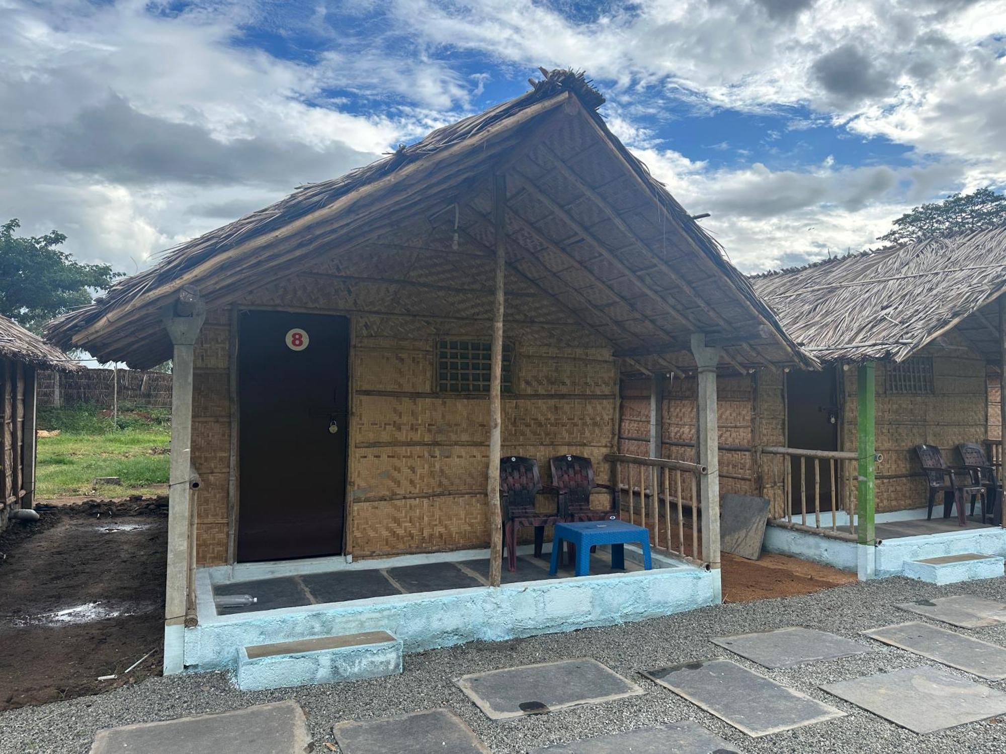 The Gravity Cafe -A Unit Of Staychillhampi Exteriör bild