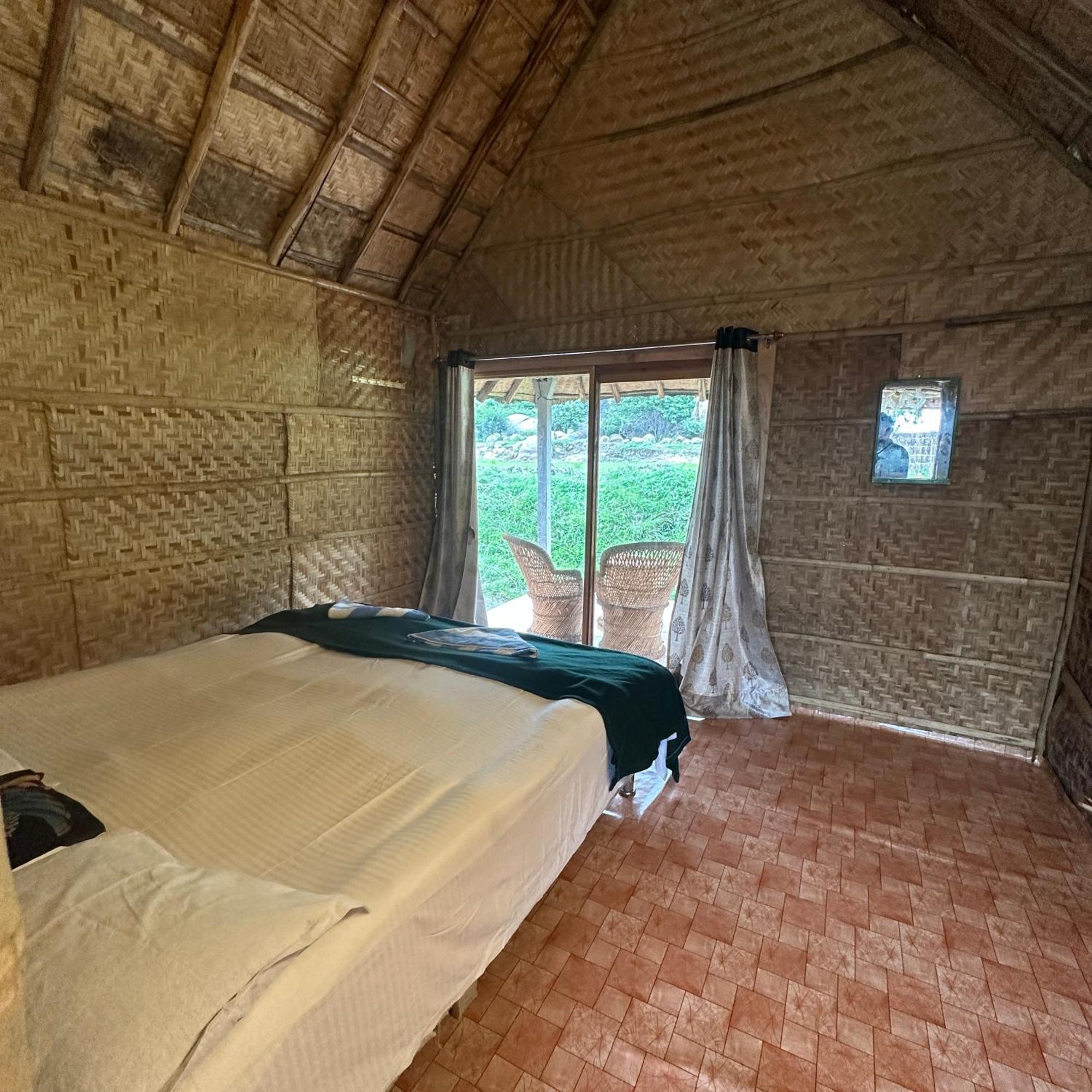 The Gravity Cafe -A Unit Of Staychillhampi Exteriör bild